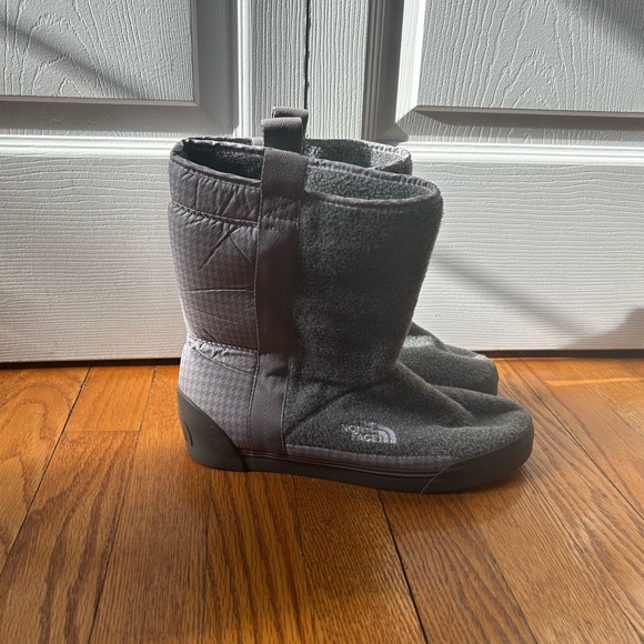 The North Face grey women’s snow boots size 8 - Picture 5 of 6